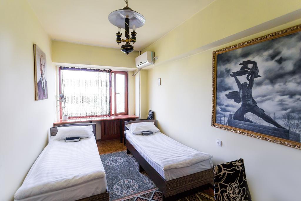 Ussr Hostel Бішкек Екстер'єр фото